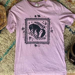 Wolf Tee in Lavender